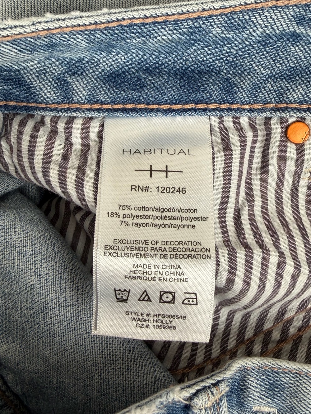 Habitual Willa Distressed Cutoff Denim Skirt Size: 28 - Picture 11 of 11
